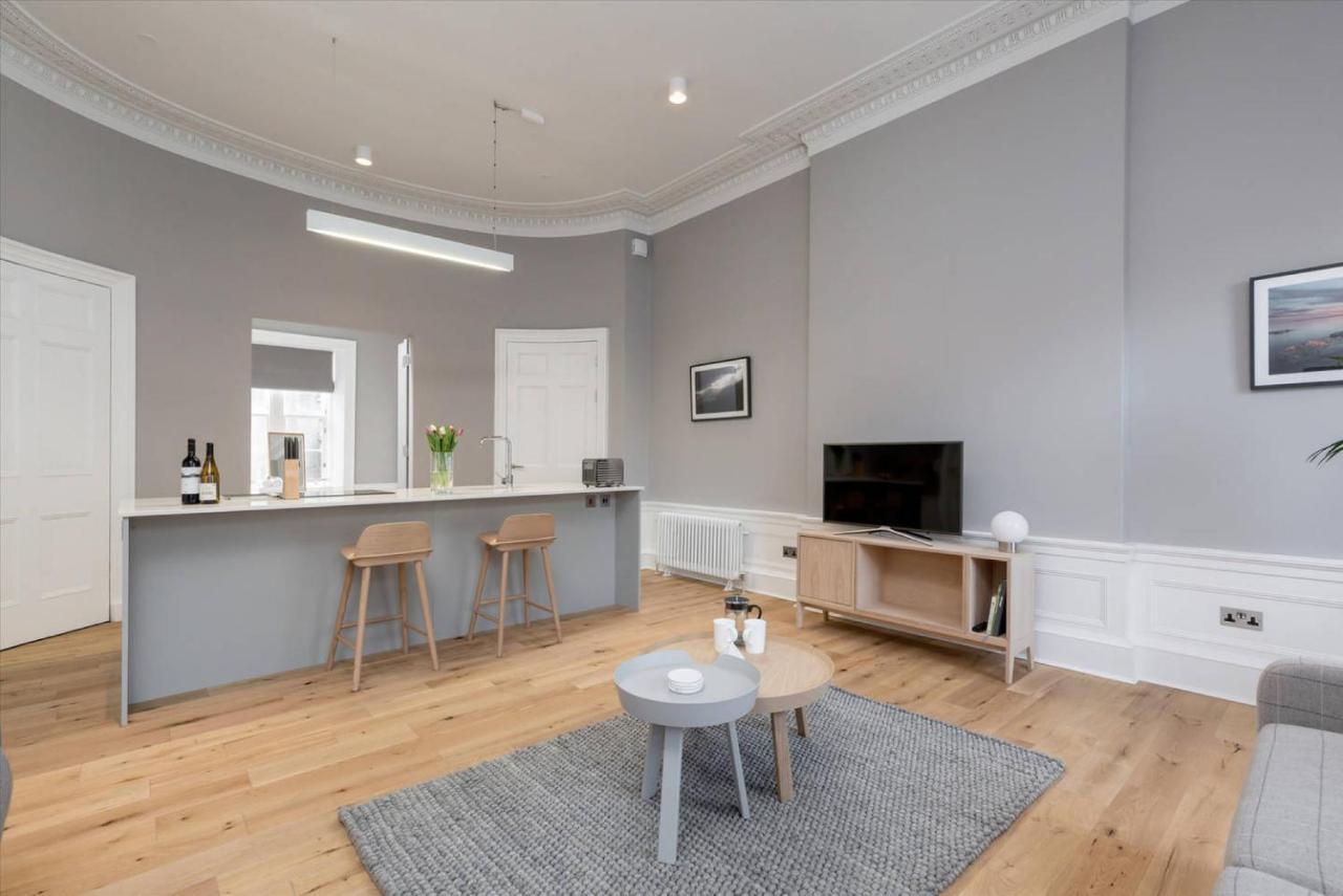 Joivy Spacious And Bright 1Bed Apt, Short Walk From Princes Street Edinburgh Exterior photo